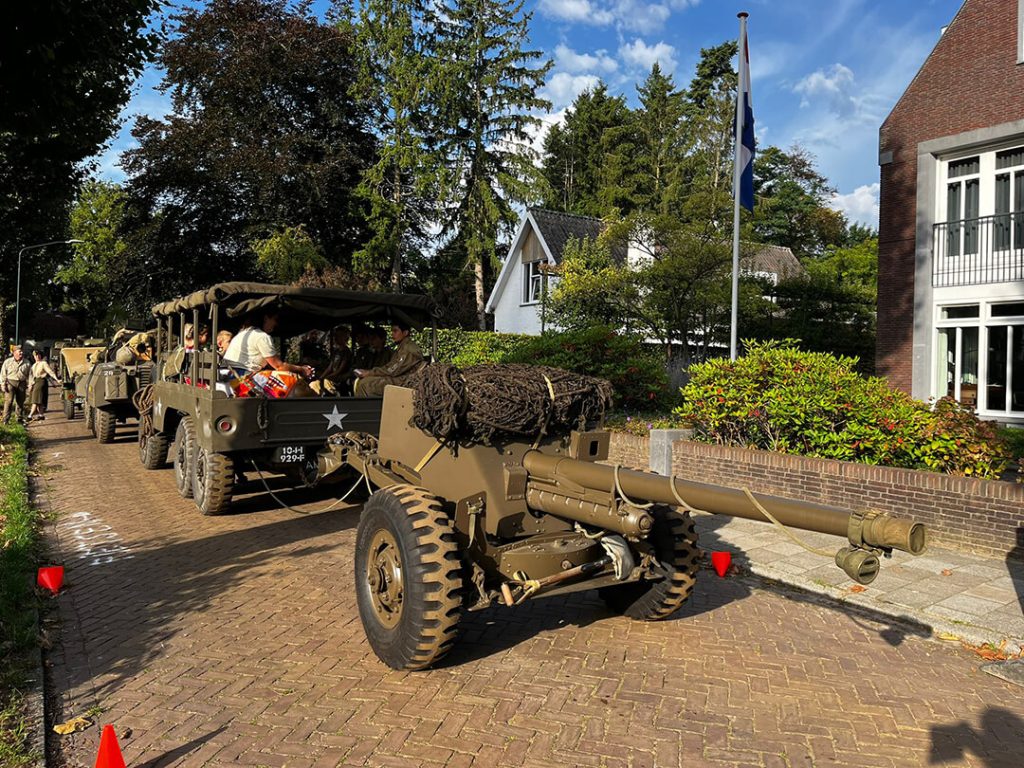 Legervoertuigen Son en Breugel 2025