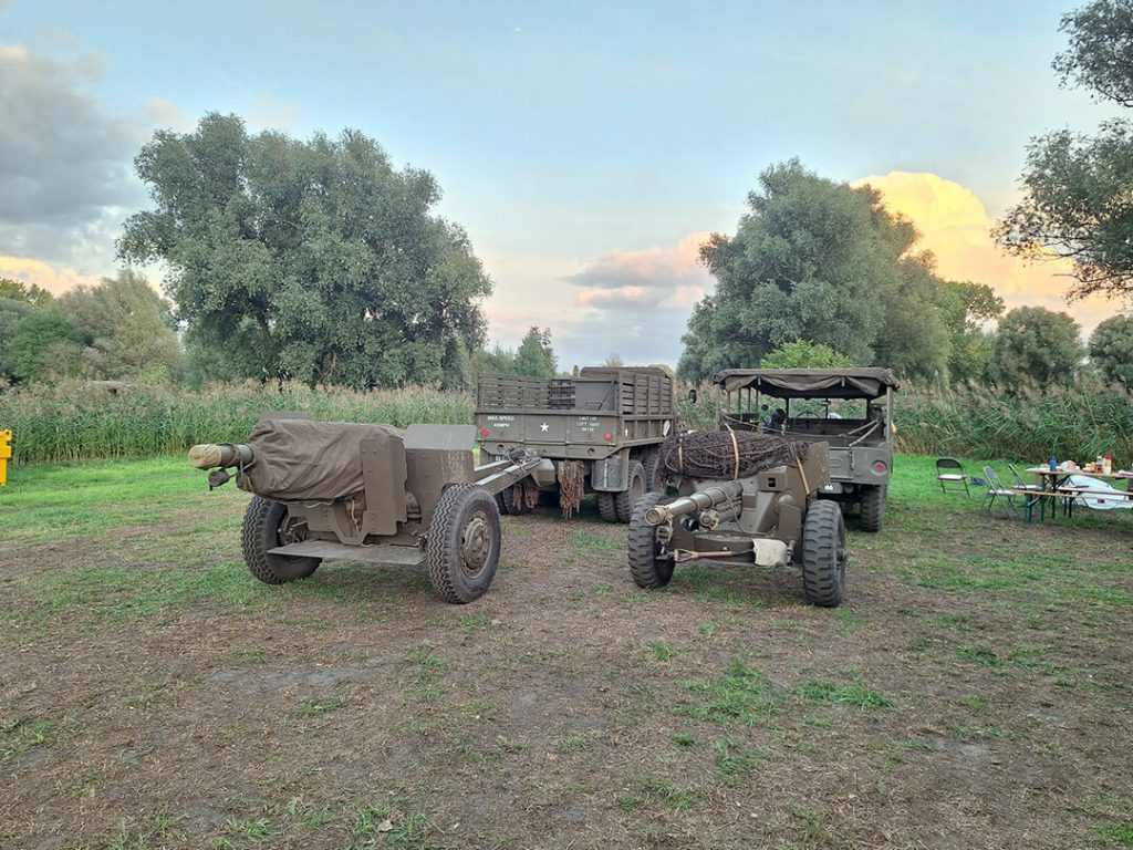 Legervoertuigen Son en Breugel 2025