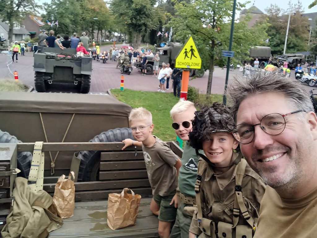 Legervoertuigen Son en Breugel 2025